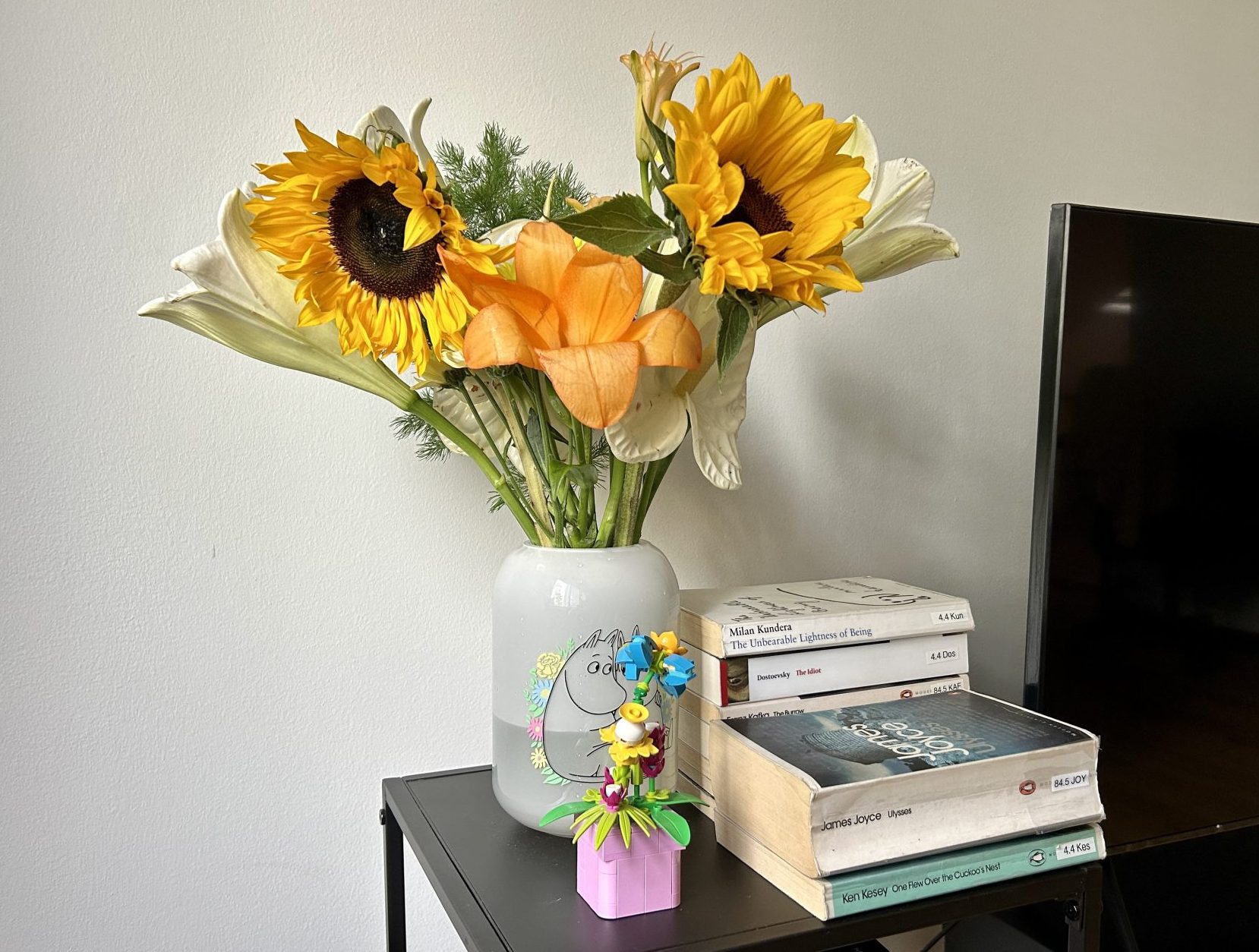 My Favorite Flowers to Bring Home